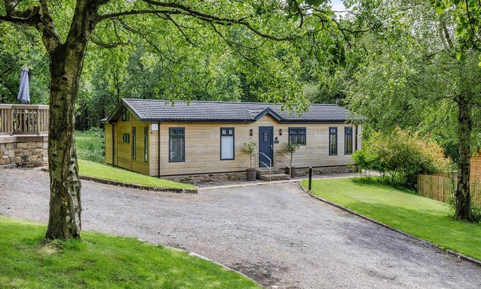 Charlesworth Ski Chalet | Luxury and contemporary styled lodge.