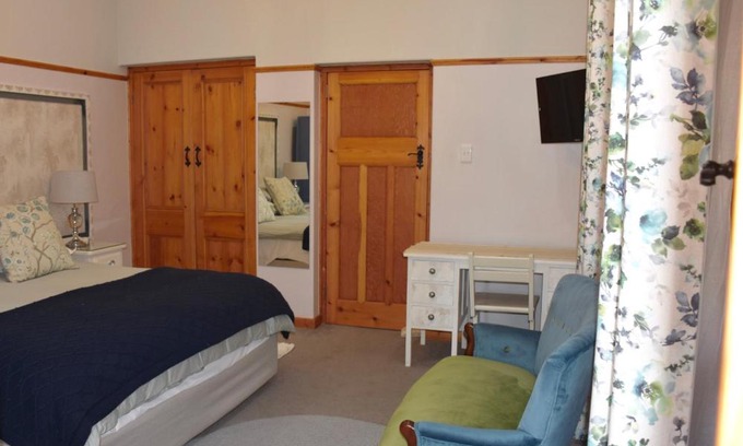 Oudtshoorn House | Luxury and homely stay