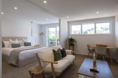 Mission Bay Apartment | Luxury Apart, Balcony & Seaviews, Full Laundry, Kitchen & Heat Pump