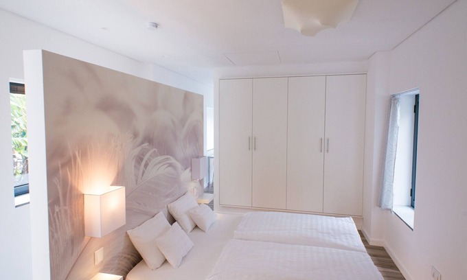Arco da Calheta Apartment | Luxury-Apartment-Ensuite with Bath-Sea view-Villa Palmeira