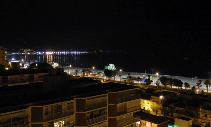 Torre del Mar Apartment | Luxury apartment with stunning sea views very close to the beach (WLAN Smart TV)