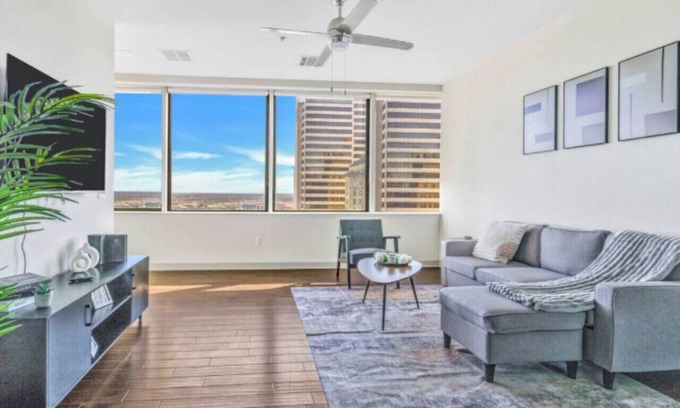 Downtown Dallas Apartment | Luxury apartment heart of Dallas