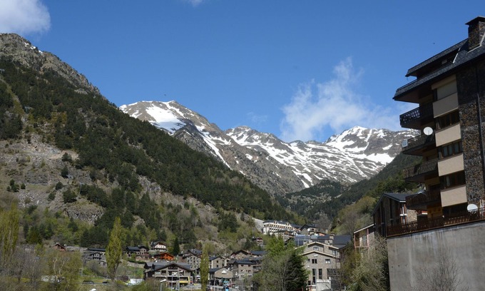 Mas de Ribafeta Apartment | Luxury Apartment in the heart of the mountains, Arinsal Andorra