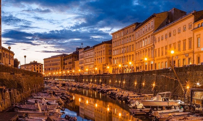 Livorno Apartment | Luxury apartment in villa a few steps from the sea