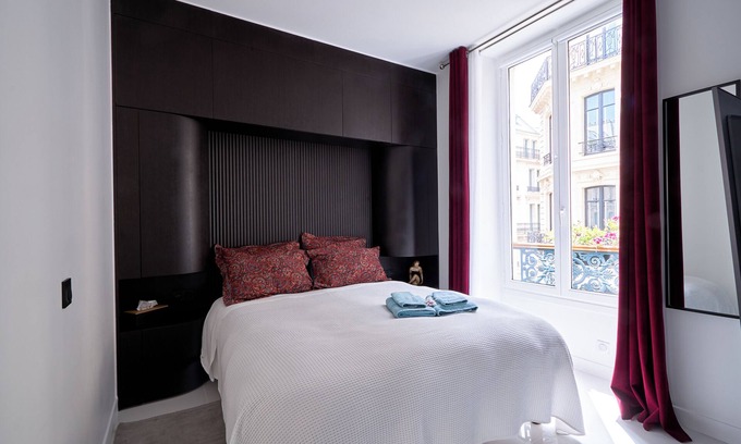 Champs-Elysees Apartment | Luxury Apartment Les Champs-Élysées
