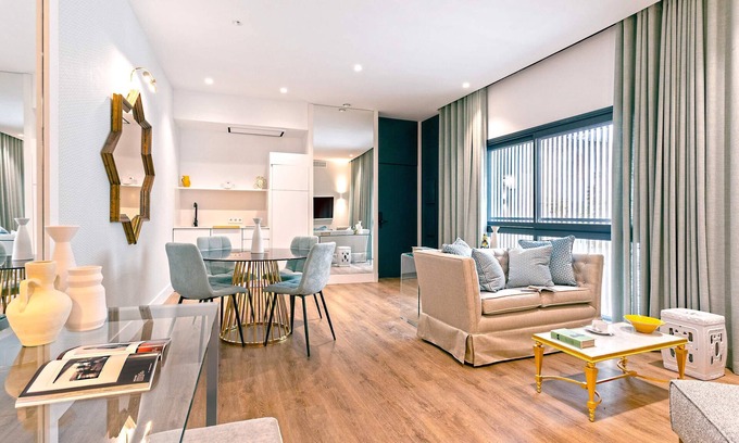 Triana Apartment | Luxury apartment near Torre del Oro. Betis VI