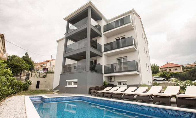 Podstrana Apartment | Luxury apartment Paradise with swimming pool