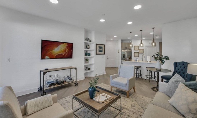 Spring Apartment | Luxury Apt, King Bed, Parking, Community Pool, Fitness Center, Outdoor Amenities