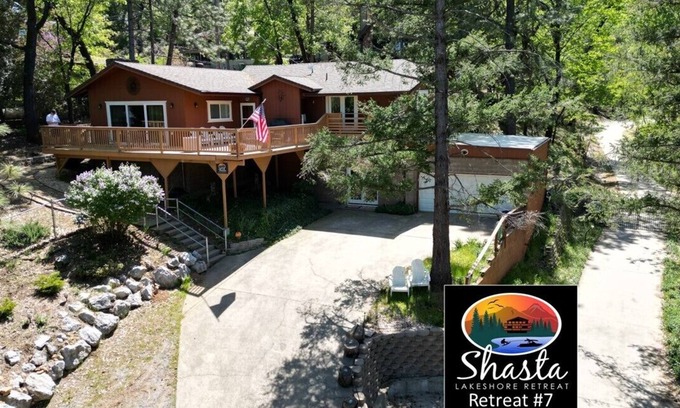 Lakehead House | Luxury at the Lake - Large Lakeview - Game Room - Shasta Lakeshore Retreat #7