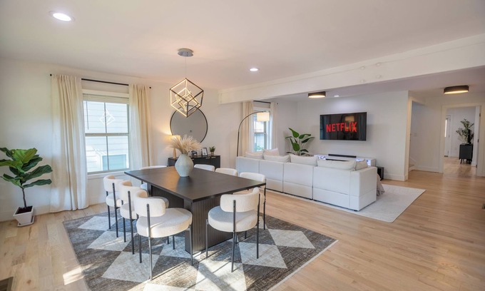 East Side House | Luxury Atlanta Home Near East Lake Golf & Beltline, Sleeps 10 + Pet-Friendly!
