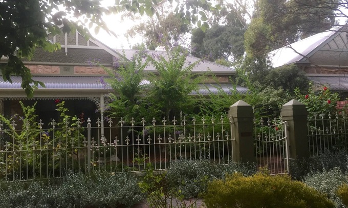 Hackney Bed & Breakfast | Luxury B@B in historic quiet leafy suburb 2km from Adelaide CBD