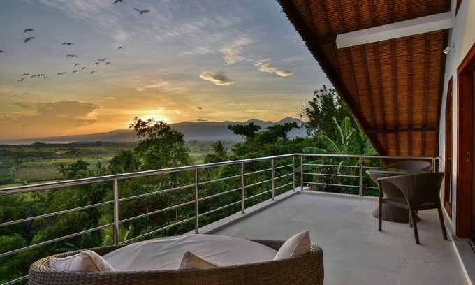 Umeanyar Villa | Luxury Beach & Cliff Villa with Unbelievable Panoramic Views.