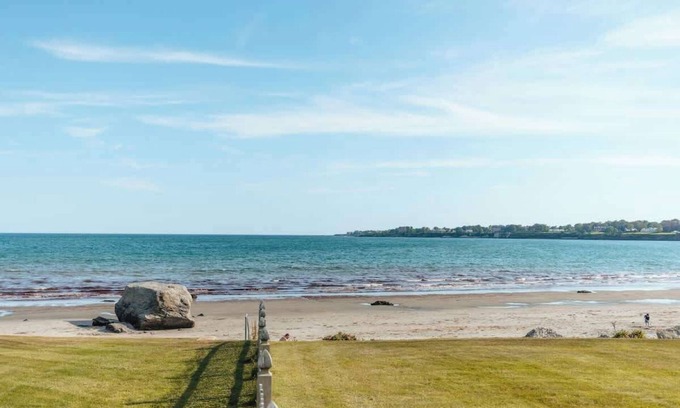 Easton's Point House | Luxury Beach Cottage