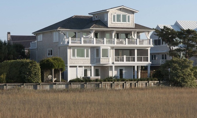 Shell Island House | Luxury Beach House ~ Steps to the Ocean with Stunning Sound Views