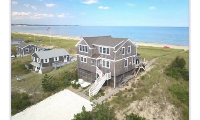Sagamore Beach House | Luxury Beachfront Cottage