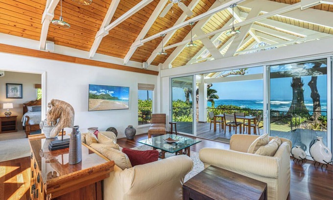 Wainiha House | Luxury Beachfront Home in Haena