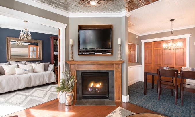Downtown Park City House | Luxury Boutique Cottage, Hot Tub Grotto, Top of Main St, ❤Clean & Refundable!