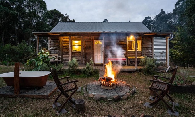 Termeil House | Luxury Cabin Bawley Ridge Farm, dog friendly
