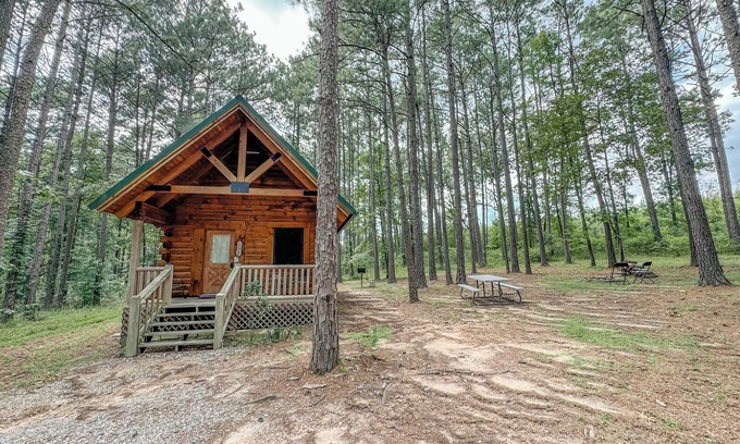Bismarck Cabin | Luxury cabin getaway on a 40 acre retreat