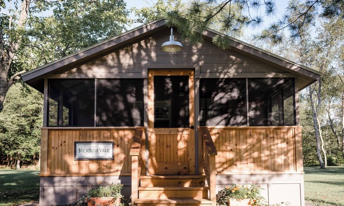 Livingston Manor Cabin | Luxury Cabin on Private Catskills Estate with Waterfront