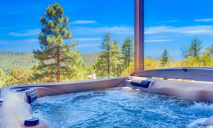 Strawberry House | Luxury Cabin Vibes | Hot Tub, Sunset Deck, & Forest Views