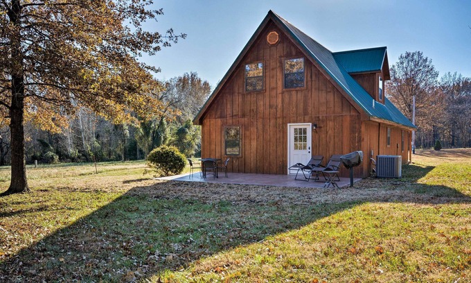 Nevada Cabin | Luxury Cabin w/Pond, Working Ranch Near Nevada