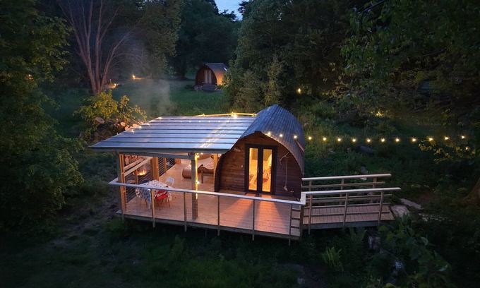 Leven Cabin | Luxury Cabin With Hot Tub & Pergola