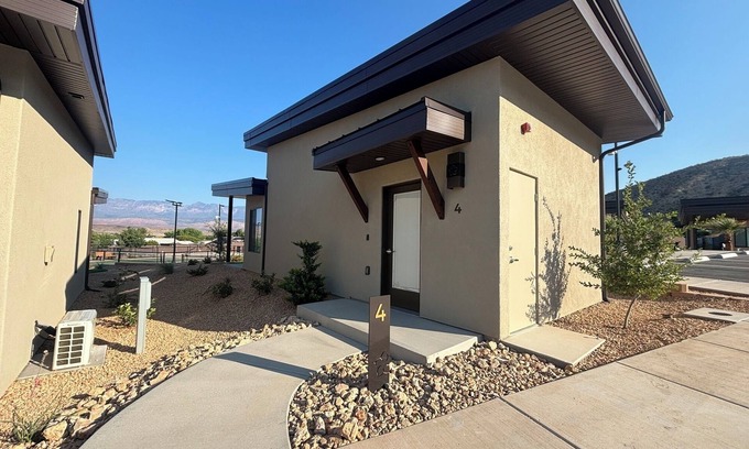La Verkin House | Luxury Casita, near Zion National Park