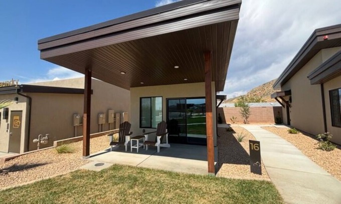 La Verkin House | Luxury Casita, near Zion National Park