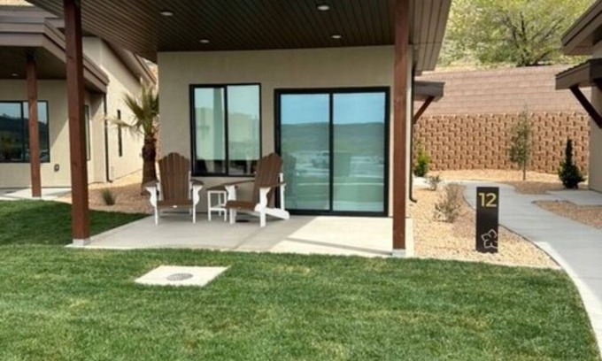 La Verkin House | Luxury Casita, near Zion National Park