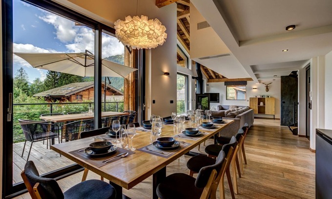 Les Tines Ski Chalet | Luxury Chalet with Cinema Room, Hot tub & Spa