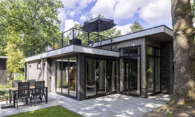 Bosgebied Hoenderloo House | Luxury Chalet by Forest with Scenic Views