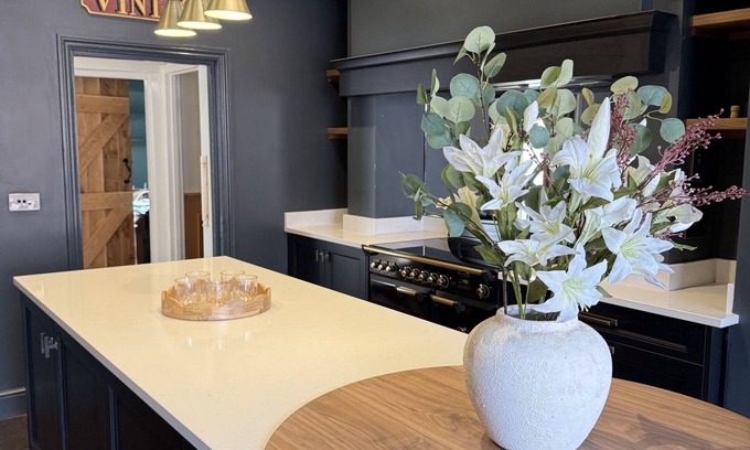 Lincoln House | Luxury City Centre Georgian Town House