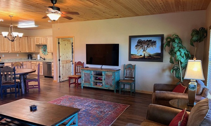 Gruene Condo | Luxury Condo Hidden Gem of Gruene Resort A4