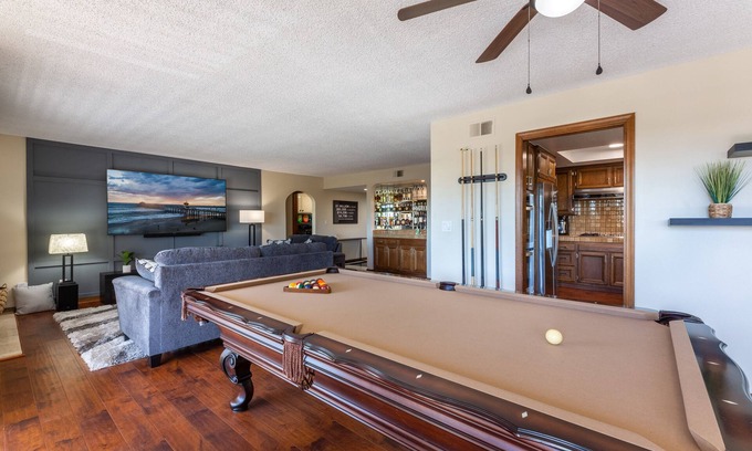 Harbor Condo | Luxury Condo in Prime Location! Close to Shopping and Beaches.