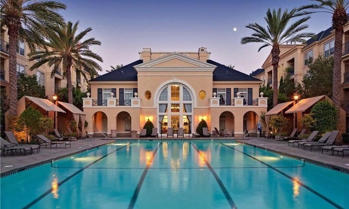Airport Area Apartment | Luxury condo near Irvine Business & UCI Hospital