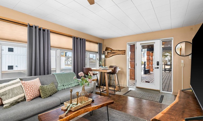 Canal Park Condo | Luxury Condo w/Beach Access | Dragestil 723-2