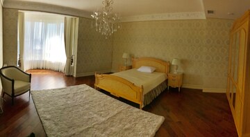 Lypky Condo | Luxury Condominiums near Football Olympic Stadium.