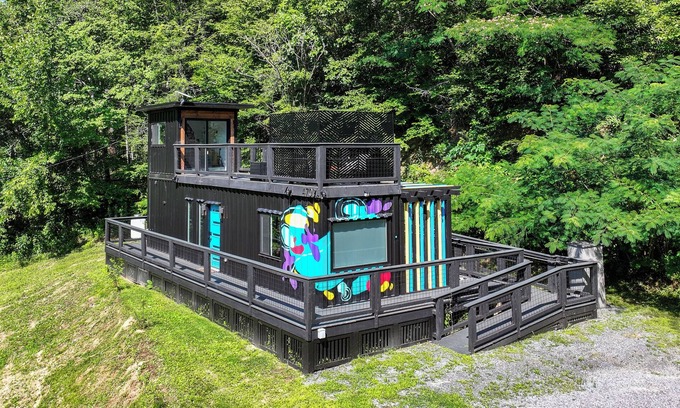 Cosby Cabin | Luxury Container Stay Secluded Hot Tub & Views