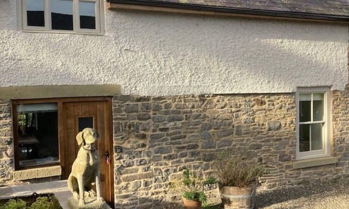 Newcastle-on-Clun Cottage | Luxury Cottage in peaceful Shropshire location