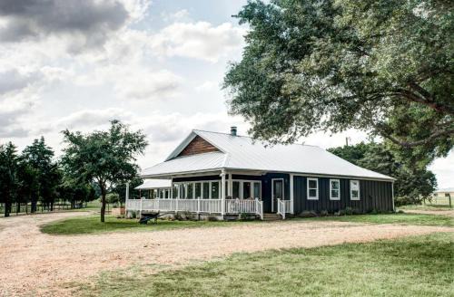 Round Top House | Luxury Cottage Rental with Modern Vintage Interior near Houston, Texas