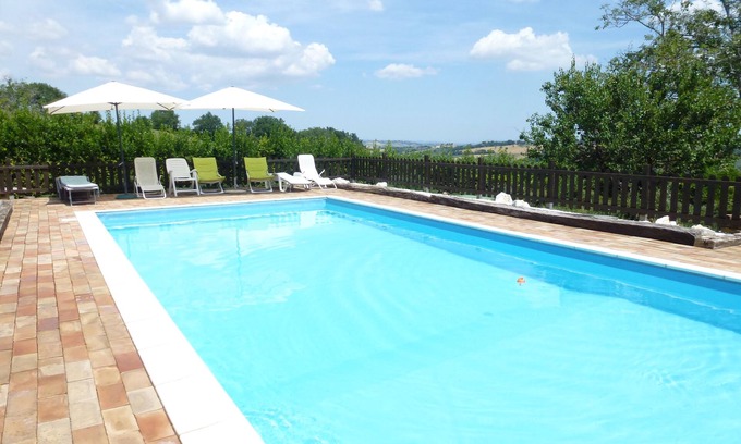 Colmurano House | Luxury Country Accommodation With Warm Italian Welcome. A Haven Of Peace.