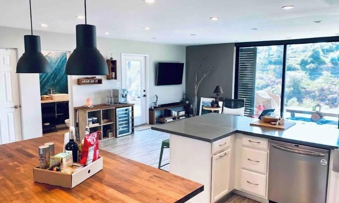 North Clairemont House | LUXURY Designer Home w/INCREDIBLE VIEWS biz ready