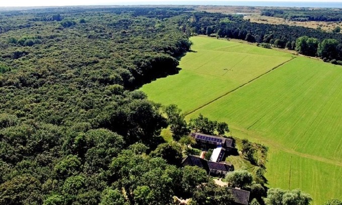 Castricum Villa | Luxury Dune Villa 'The Dunes' - North Sea Coast, 6 bed, 2,5 bath; 3-6 persons