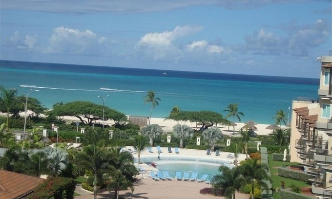 Eagle Beach Condo | Luxury, Eagle Beach Front 2BR, Penthouse Private Roof Terrace
