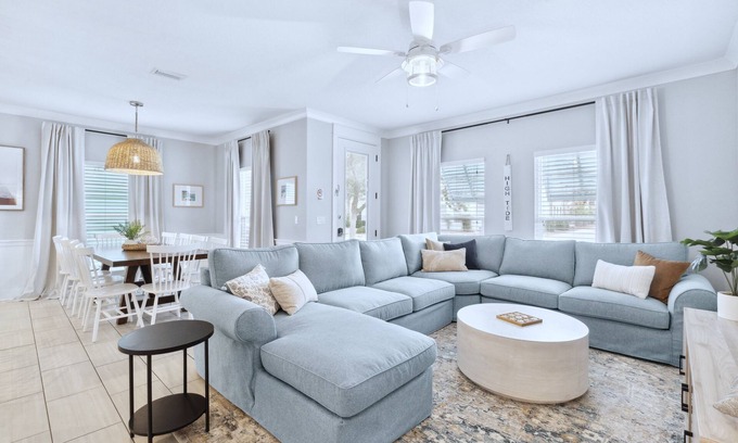 Villages of Crystal Beach House | Luxury Family Retreat in Gated Community - Walk to Beach & Huge Pool + 2 Masters
