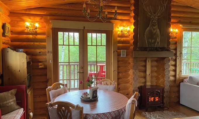 Norwich Cabin | Luxury Fishing Lodge - Fat Rascals Retreat
