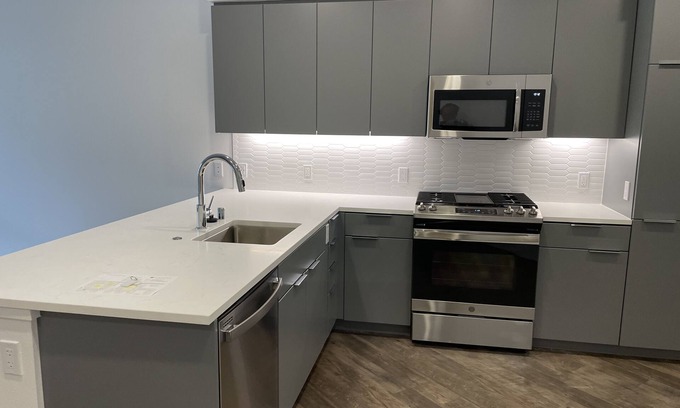 West San Jose Apartment | Luxury Furnished Apartment near Santana Row Westfield Mall Santa Clara /San Jose