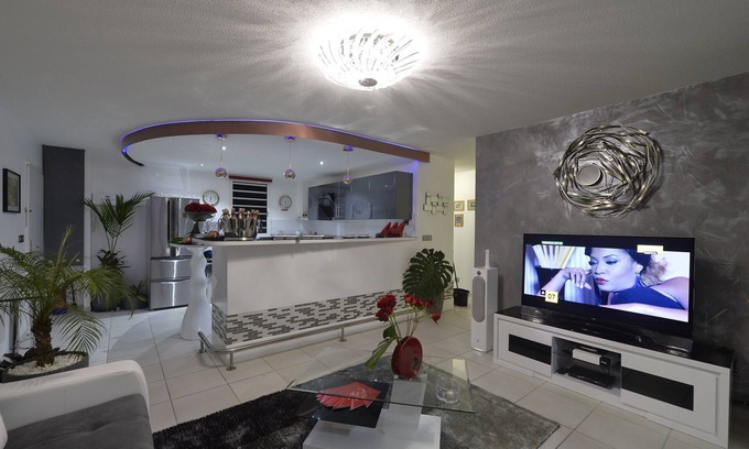 Fontaine de Moutte Apartment | LUXURY FURNISHED RENTAL