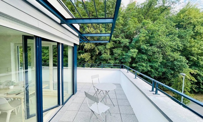 Kirchberg Apartment | Luxury Green Penthouse Terrace & Parking